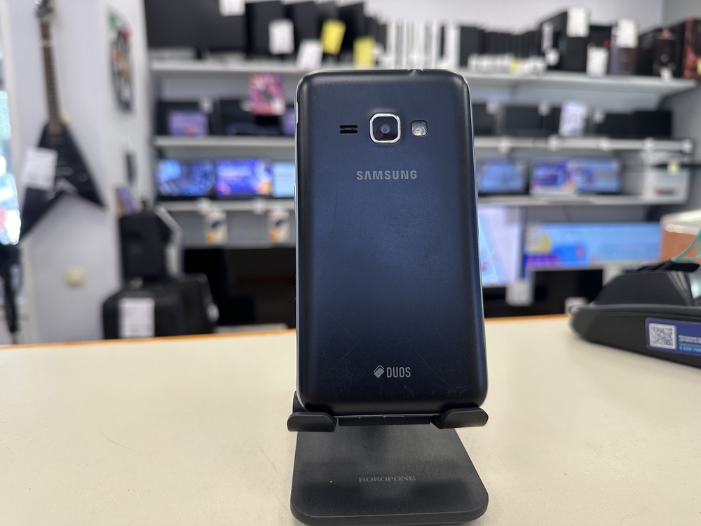 Смартфон Samsung Galaxy J1 2016 1/8