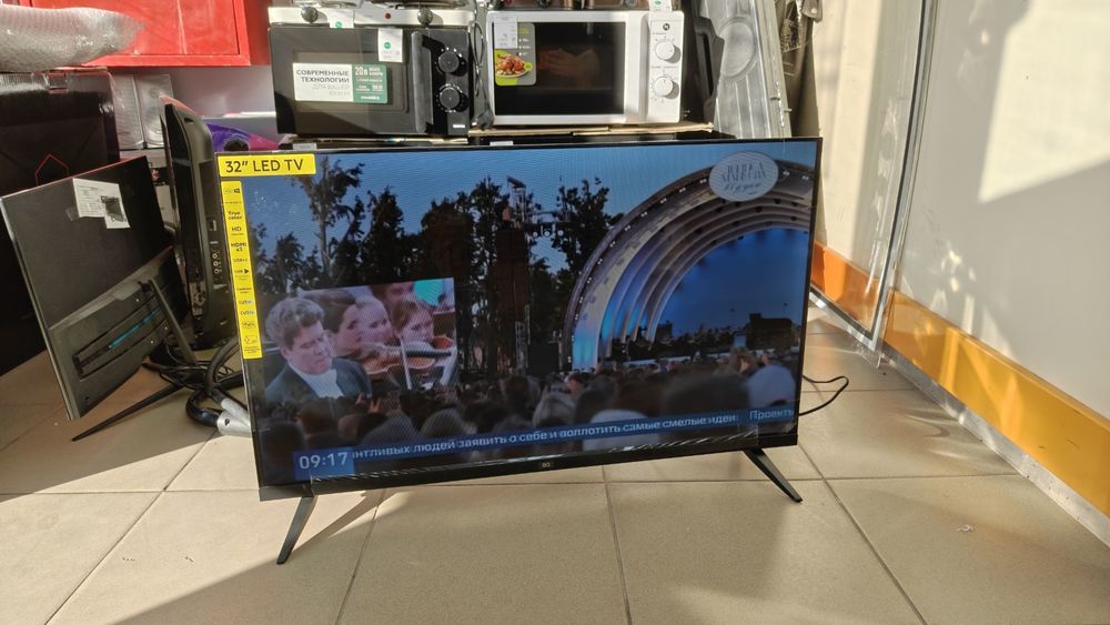 LED Телевизор BQ 32FS01B