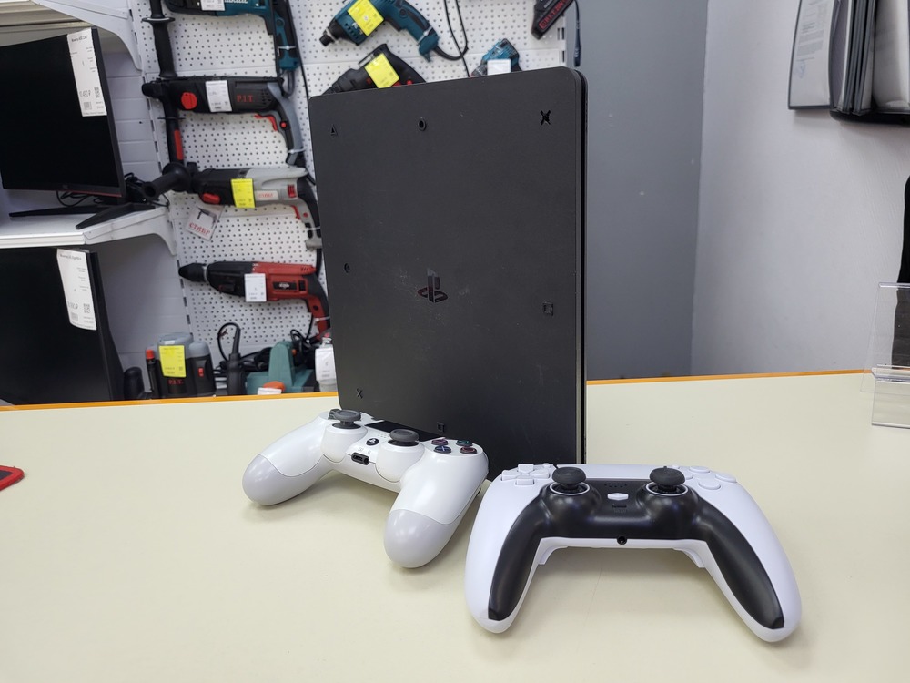 Игровая приставка PlayStation 4 Slim 500GB Игровая приставка PlayStation 4 Slim 500GB