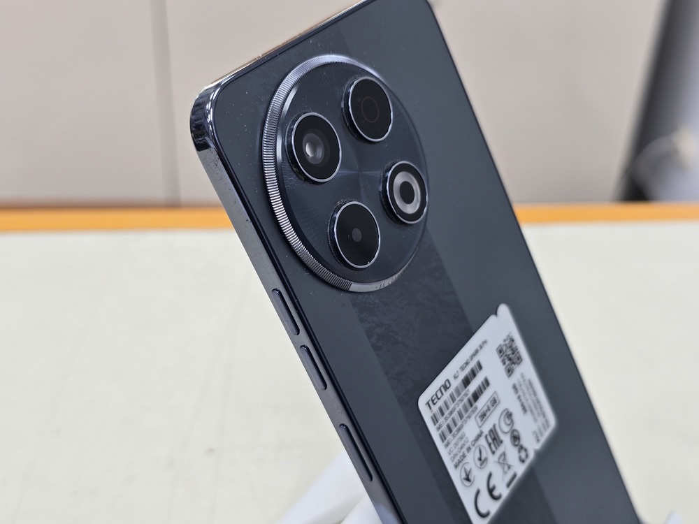Смартфон Tecno SPARK 30 PRO 8/256