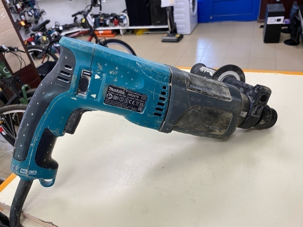 Перфоратор Makita HR2470