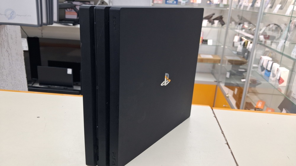 Игровая приставка PlayStation 4 Pro 1Tb
