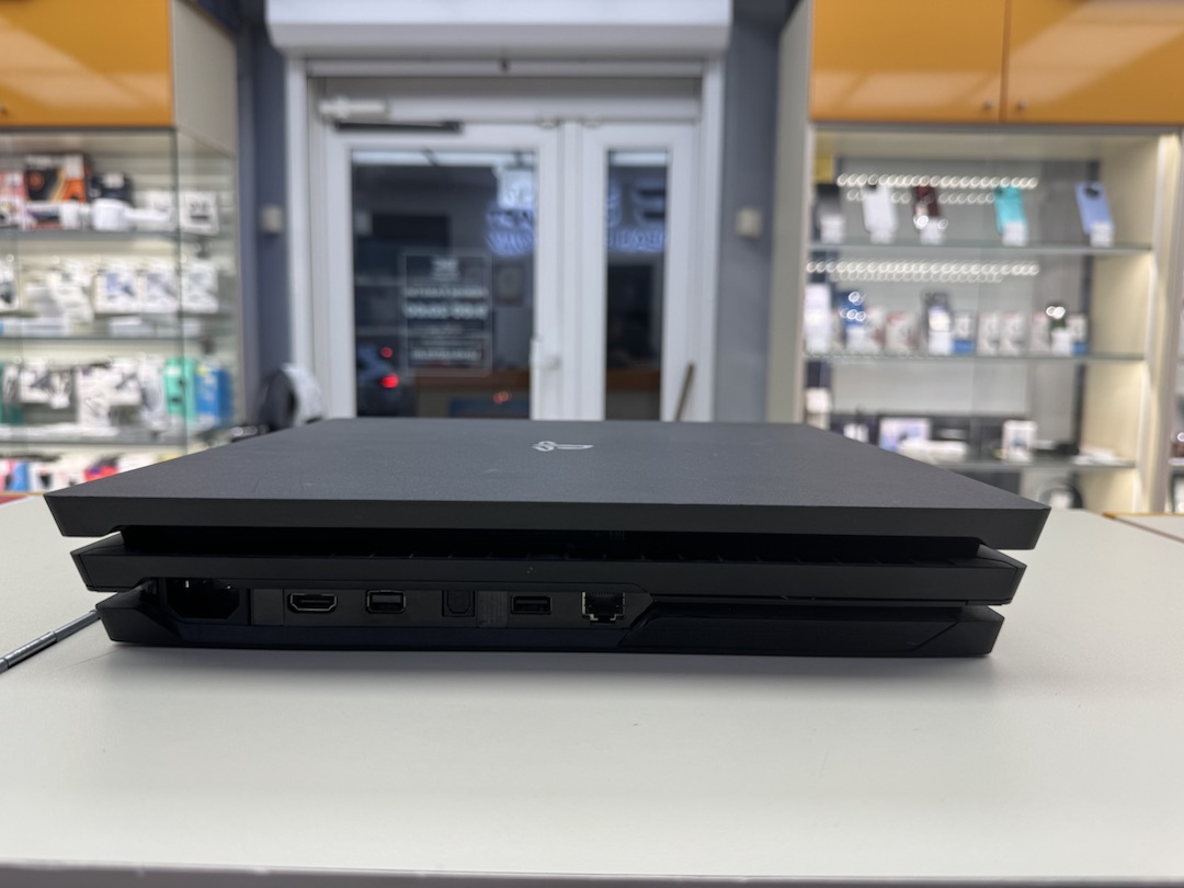 Игровая приставка PlayStation 4 Pro 1Tb