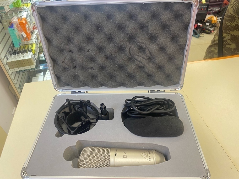 Микрофон Behringer B-1