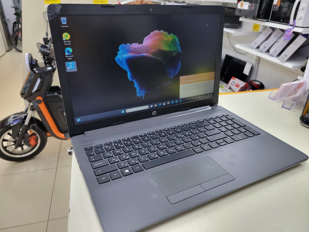 Ноутбук HP 250 G7; Celeron N4020, Intel UHD Graphics 600, 4 Гб, 256 Гб, Нет