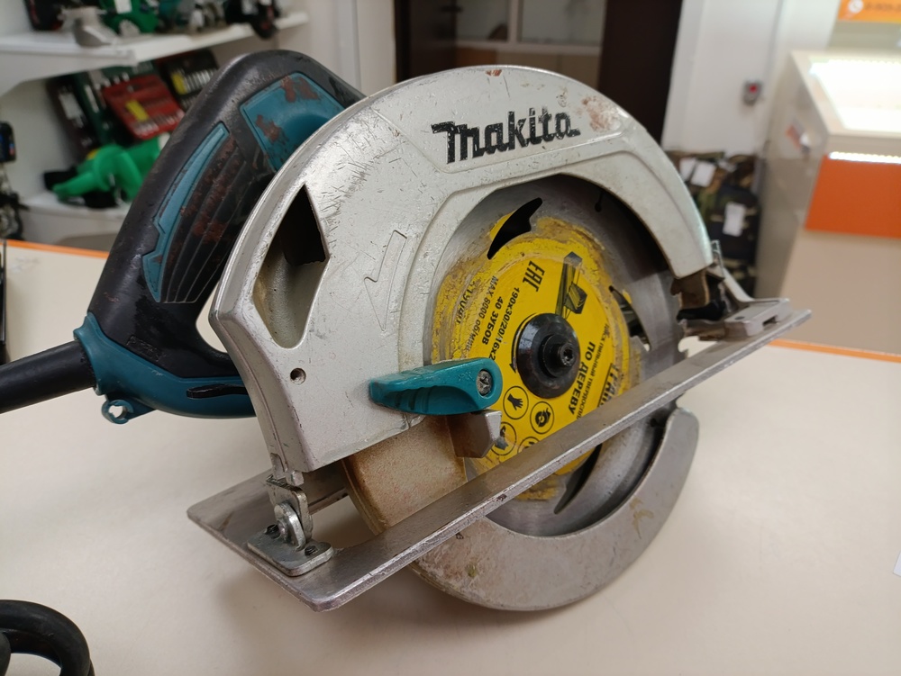 Дисковая пила Makita HS7600;