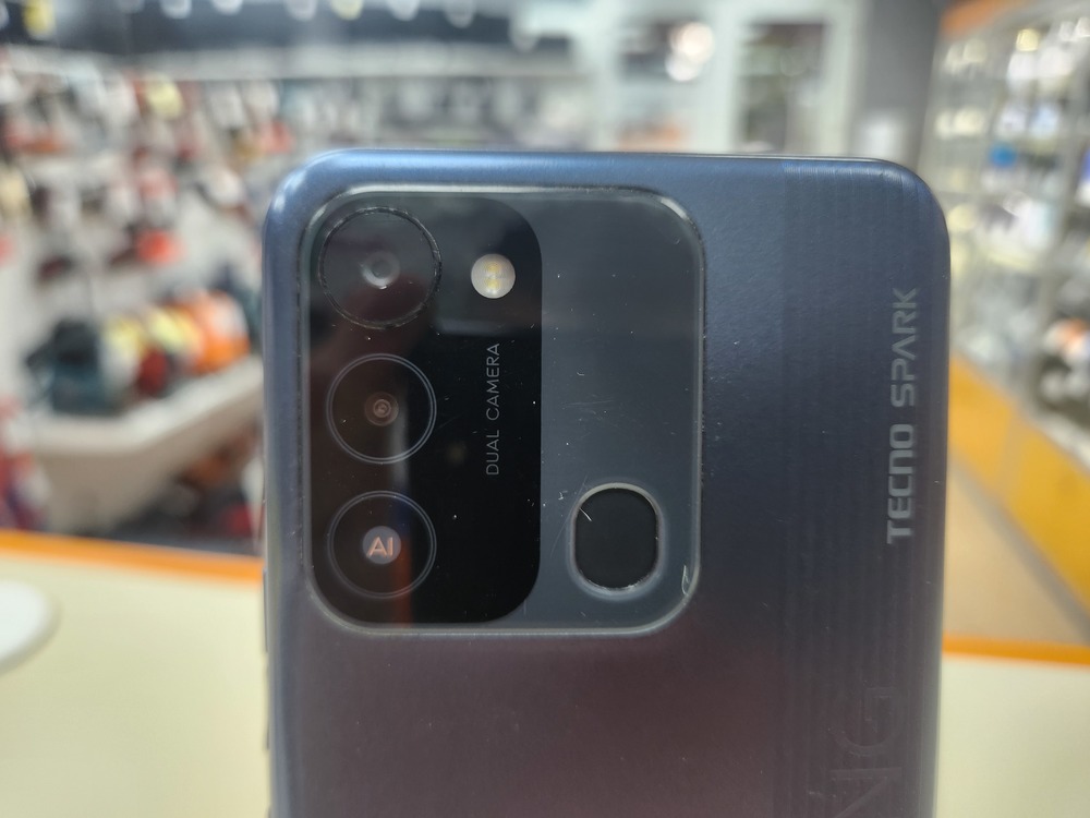 Смартфон Tecno Spark 8C 4/64