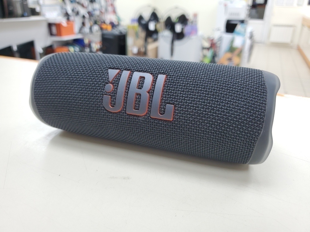 Портативная акустика JBL Flip 6;
