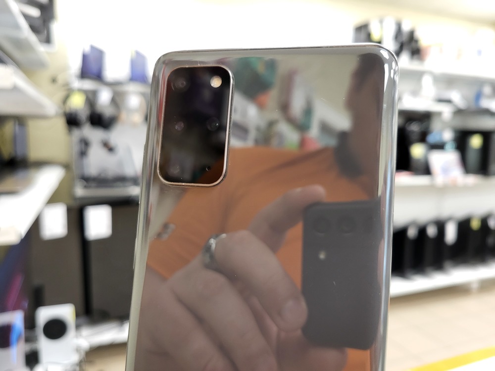 Смартфон Samsung Galaxy S20 Plus