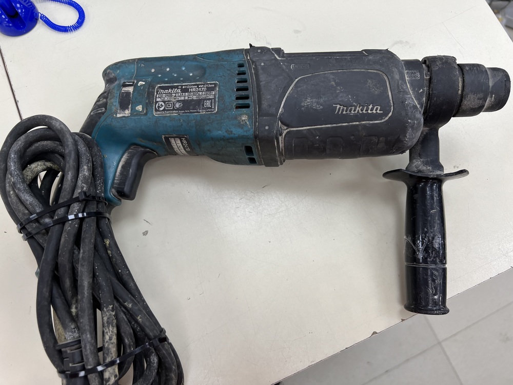 Перфоратор Makita HR 2470