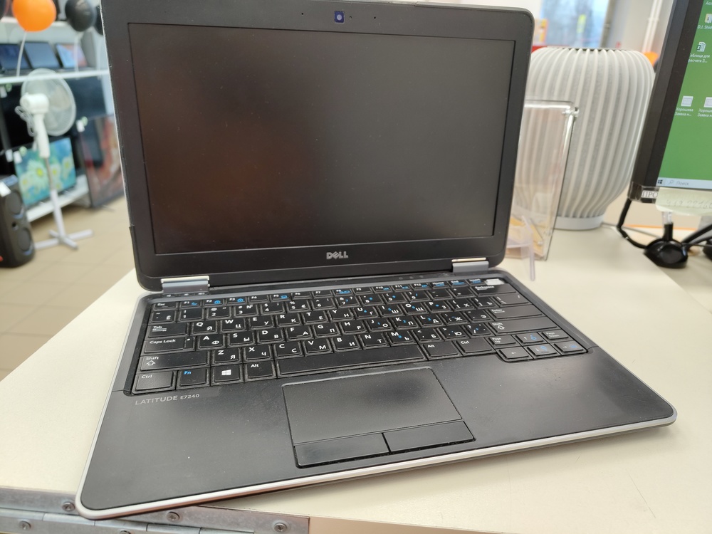 Ноутбук DELL; Core i5-4300U, HD Graphics, 8 Гб, 250 Гб, Нет