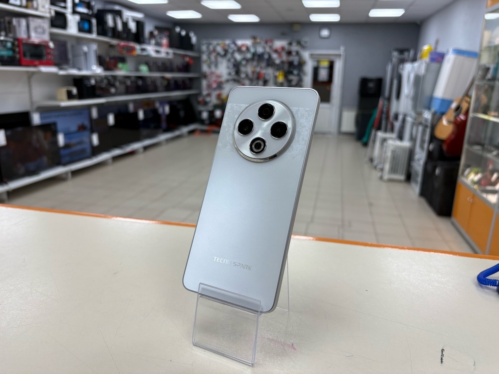 Смартфон Tecno SPARK 30 4/128
