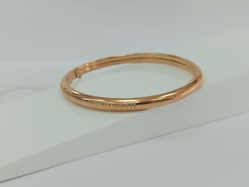 БРАСЛЕТ ЖЕСТКИЙ С АЛМАЗНОЙ ГРАНЬЮ (Au 585)