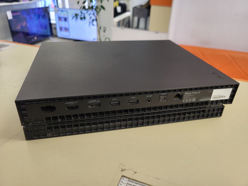 Игровая приставка Xbox One X 1Tb
