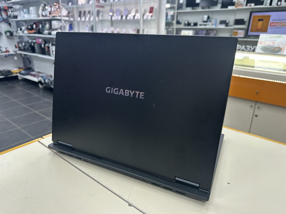 Ноутбук Gigabite; Ryzen 7 260, Geforce RTX 5060, 32 Гб, 1 Tb, Нет