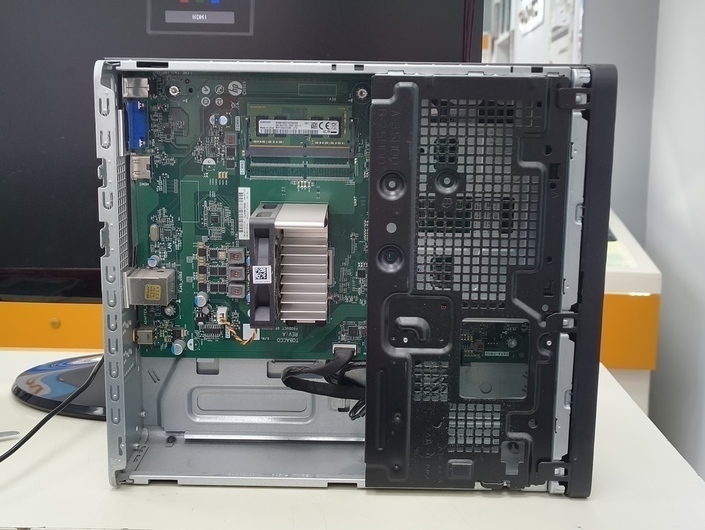 Системный блок HP; Silver 3050U, Radeon Graphics, 4 Гб, 256 Гб, Нет