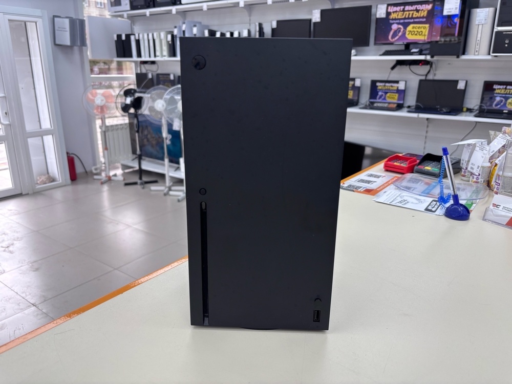 Игровая приставка Xbox Series X 1Tb