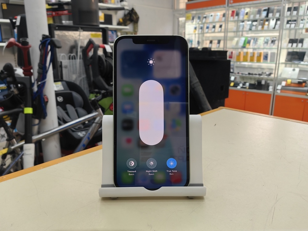 Смартфон Apple iPhone 12 64Gb