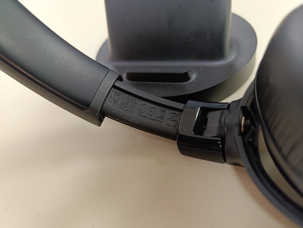 Наушники беспроводные JBL Tune 670NC