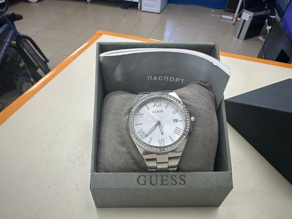 Часы наручные GUESS GW0282G1