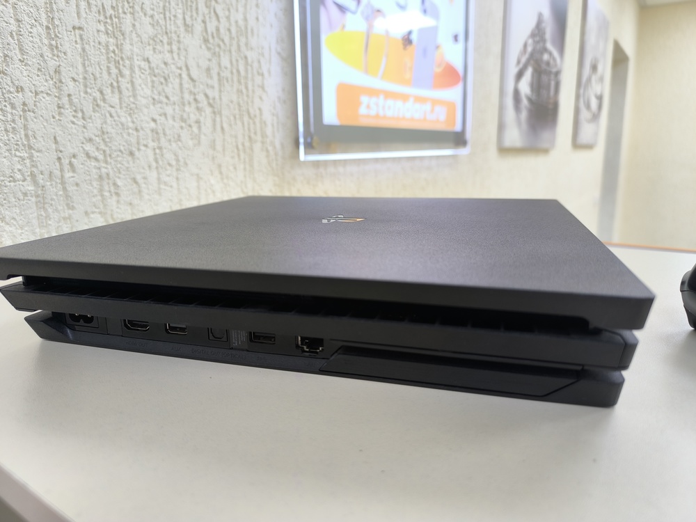 Игровая приставка PlayStation 4 Pro 1Tb