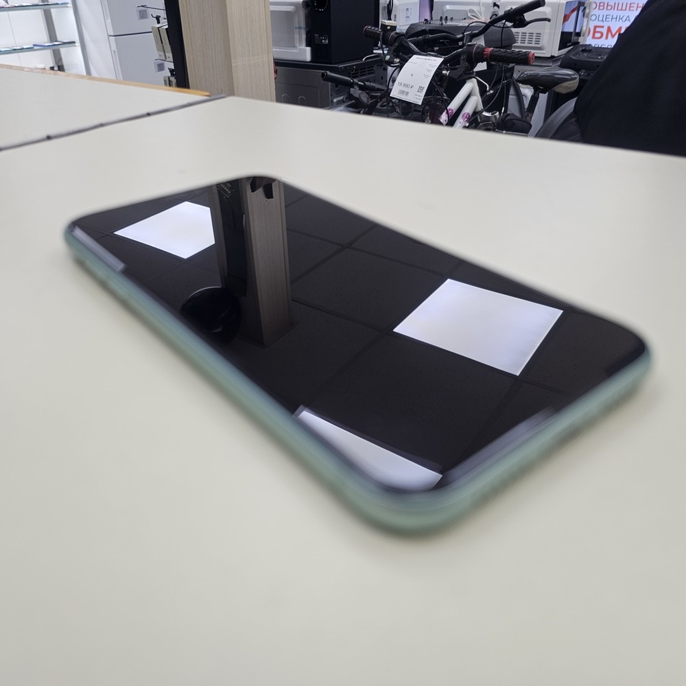 Смартфон Apple iPhone 11 64Gb