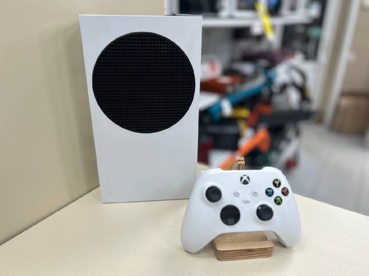 Игровая приставка Xbox Series S 512Gb SSD Игровая приставка Xbox Series S 512Gb SSD