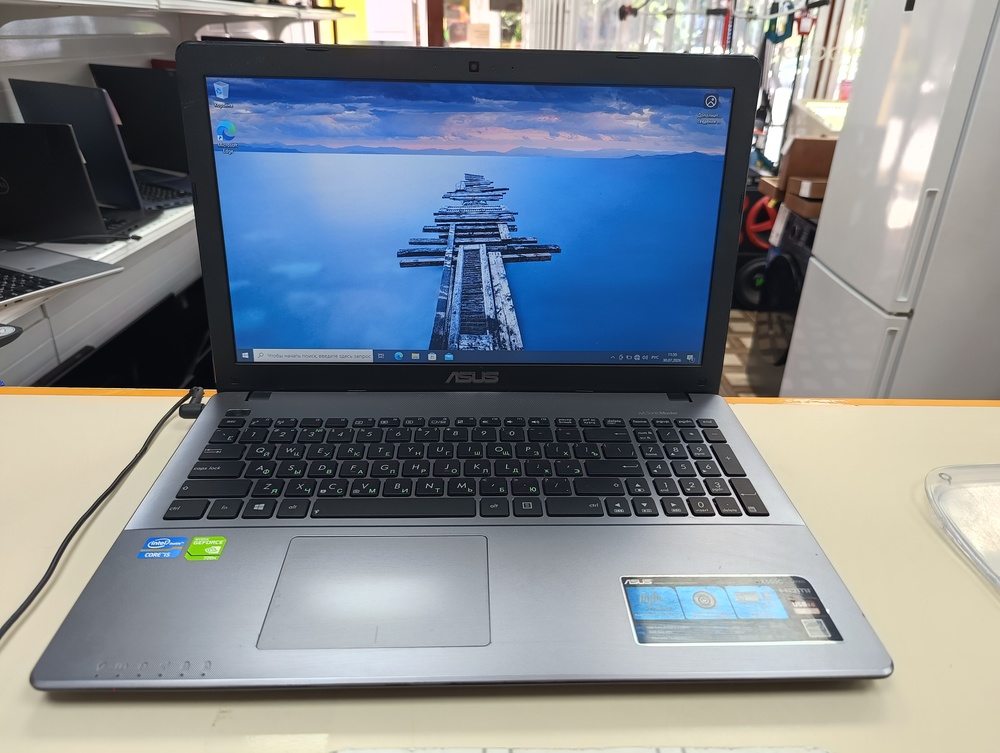Ноутбук ASUS; Core i5-3337U, GeForce GT 720M, 6 Гб, Нет, 500 Гб