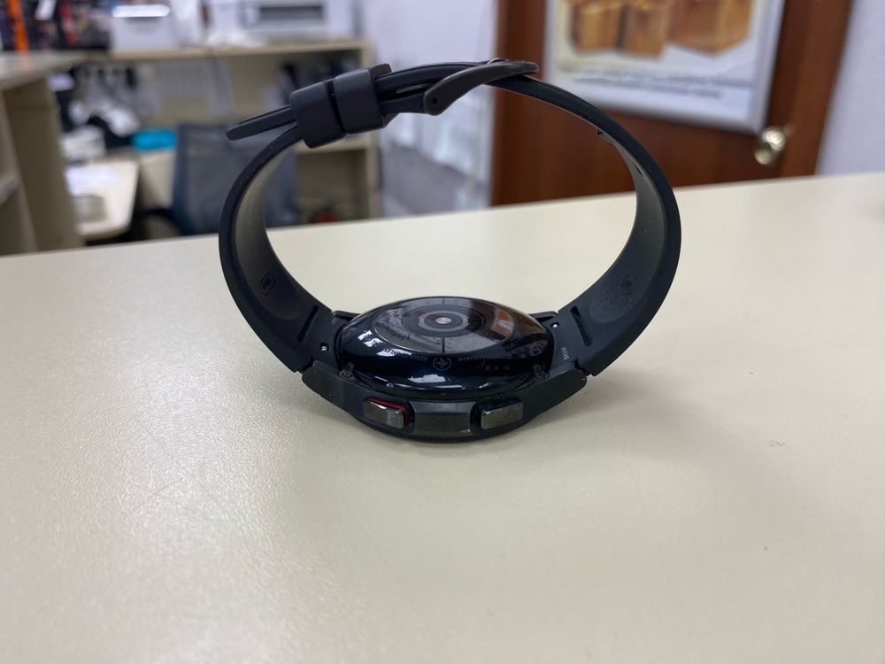 Смарт-часы Samsung Galaxy Watch 4