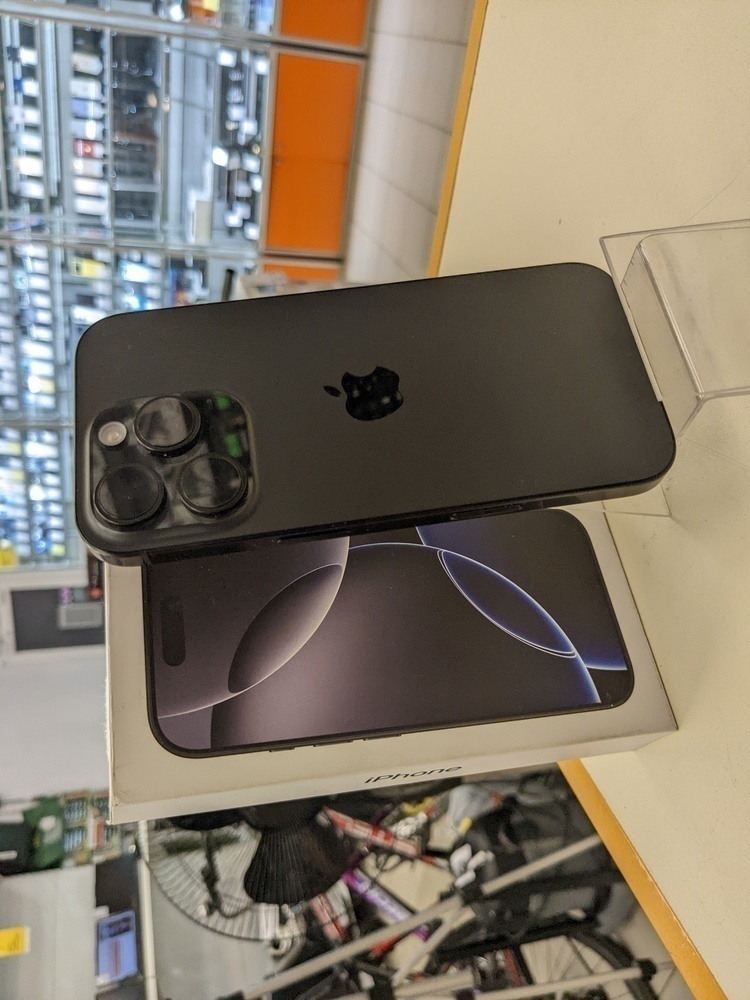 Смартфон Apple Iphone 16 Pro 256Gb