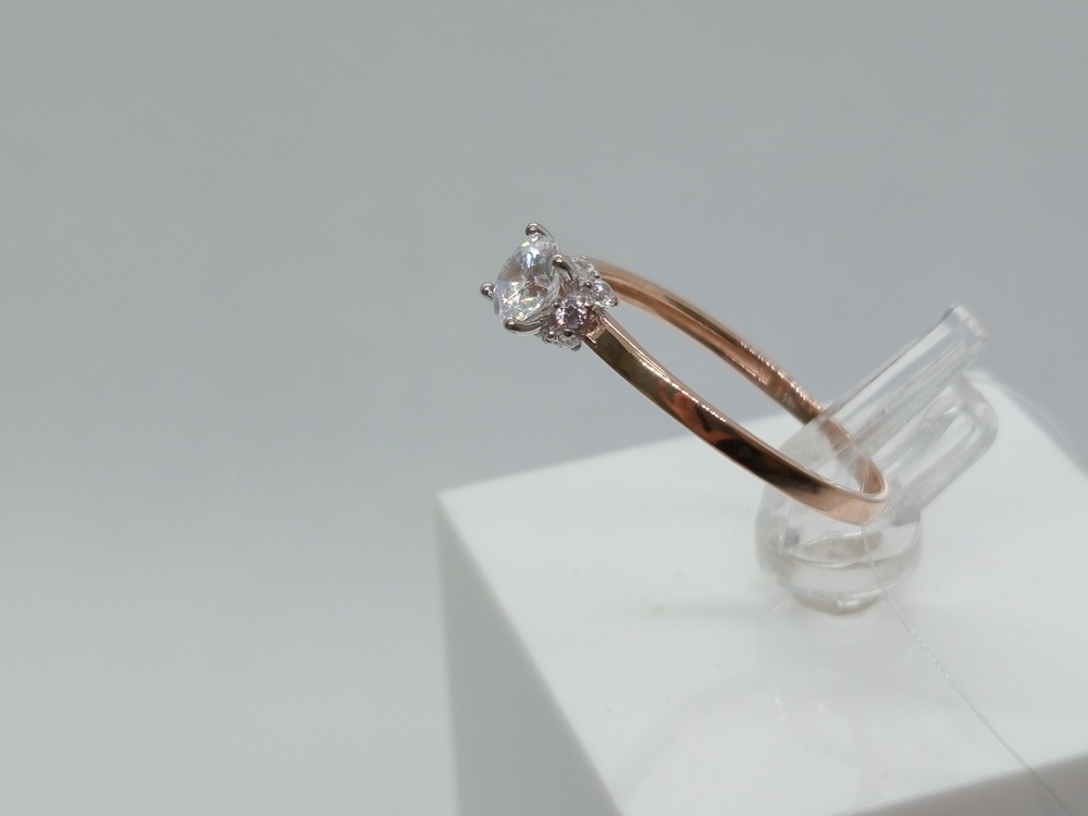 КОЛЬЦО С КАМНЯМИ (Au 585)