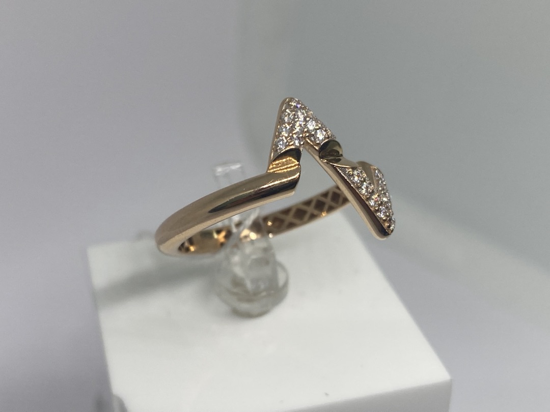 КОЛКМИ585 КОЛЬЦО С КАМНЯМИ (Au 585)