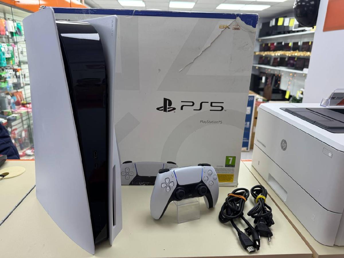 Игровая приставка PlayStation 5 825Gb (С дисководом)