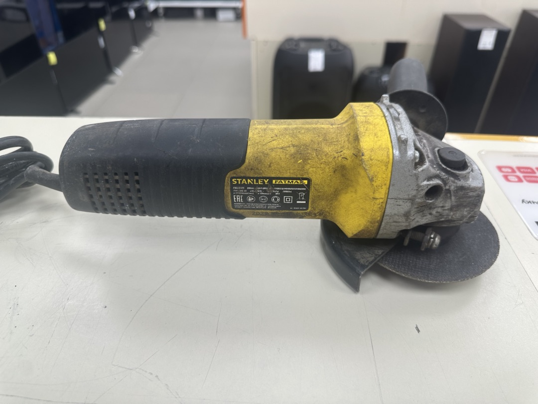 Угловая шлифмашина Stanley FMEG725