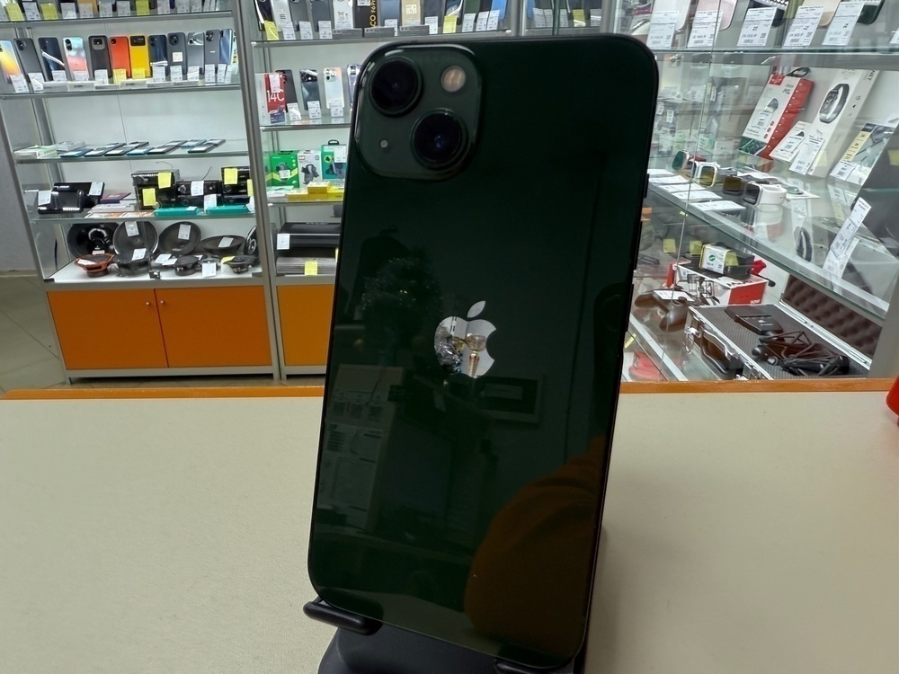 Смартфон Apple iPhone 13 128Gb
