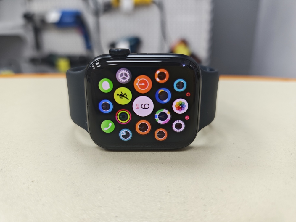 Смарт-часы Apple Watch SE 2022 44mm
