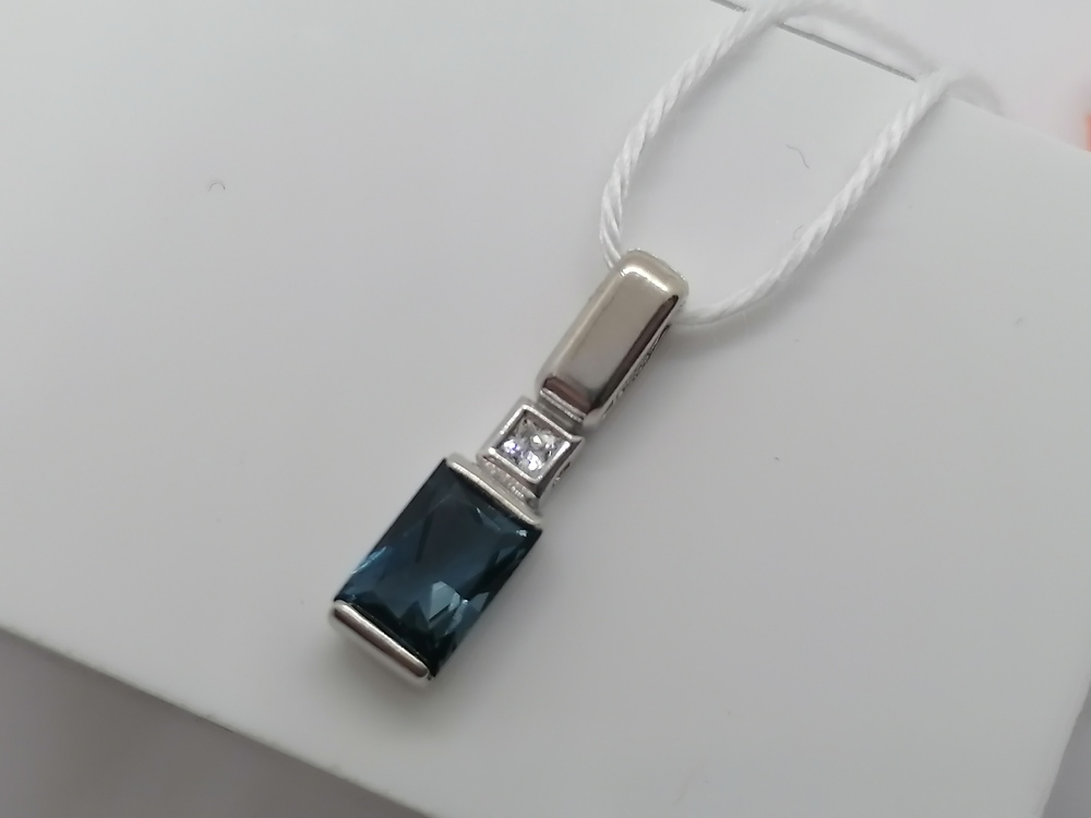 ПОДКМИ585 ПОДВЕСКА С КАМНЯМИ (Au 585)