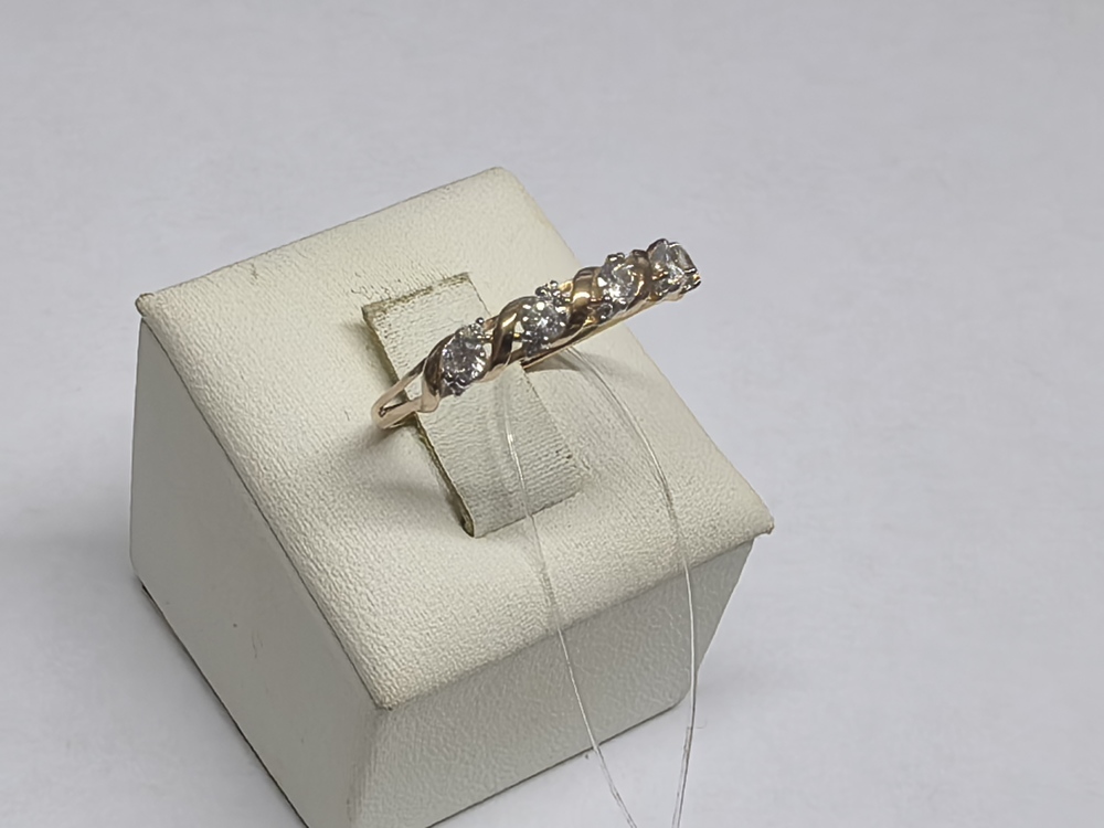 КОЛЬЦО С КАМНЯМИ (Au 585)