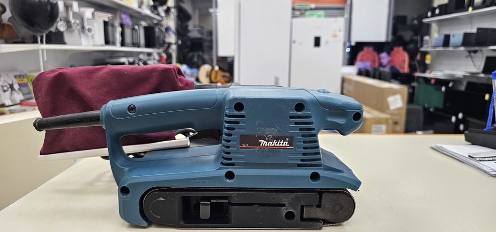 Шлифовальные машины Makita 9910;