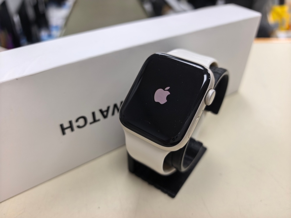 Смарт-часы Apple Watch SE 2022 44mm
