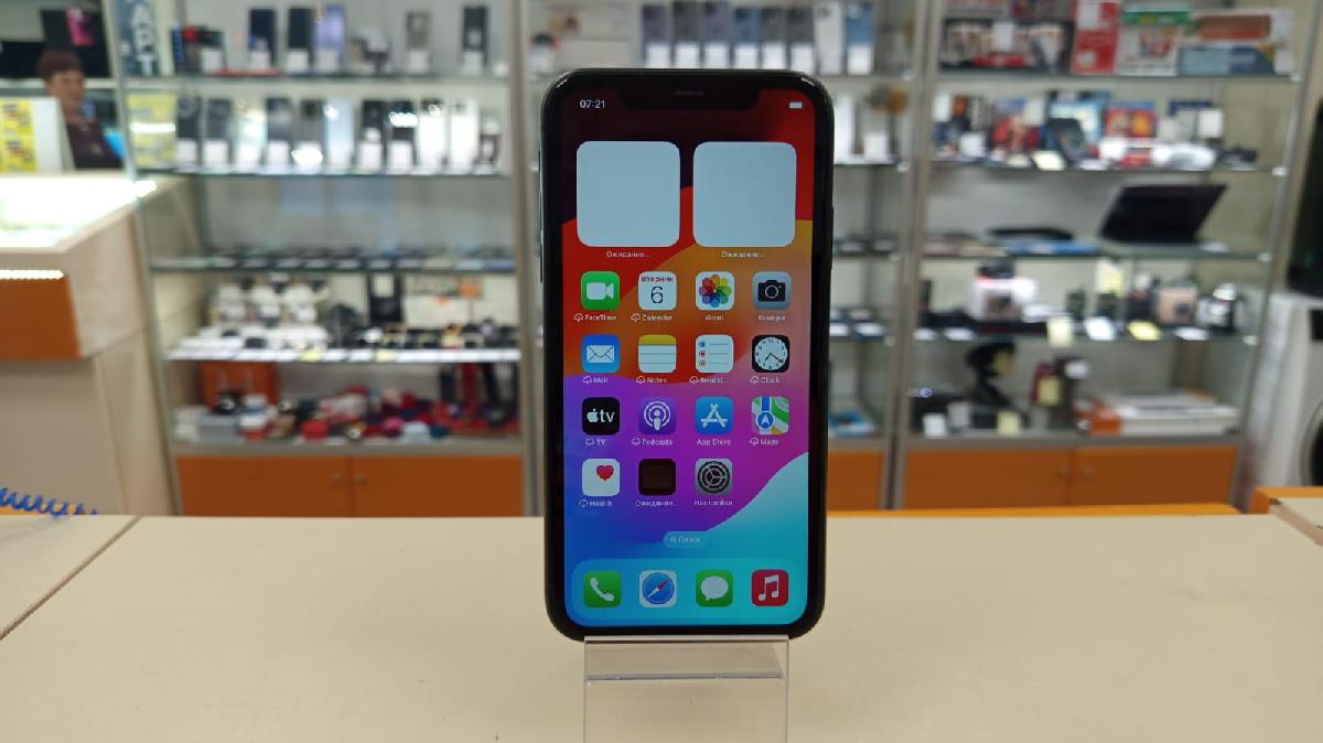 Смартфон Apple iPhone 11 64Gb