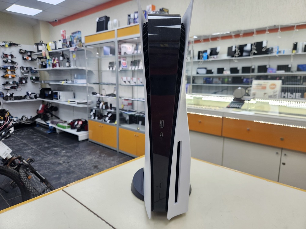 Игровая приставка PlayStation 5 825Gb (С дисководом)