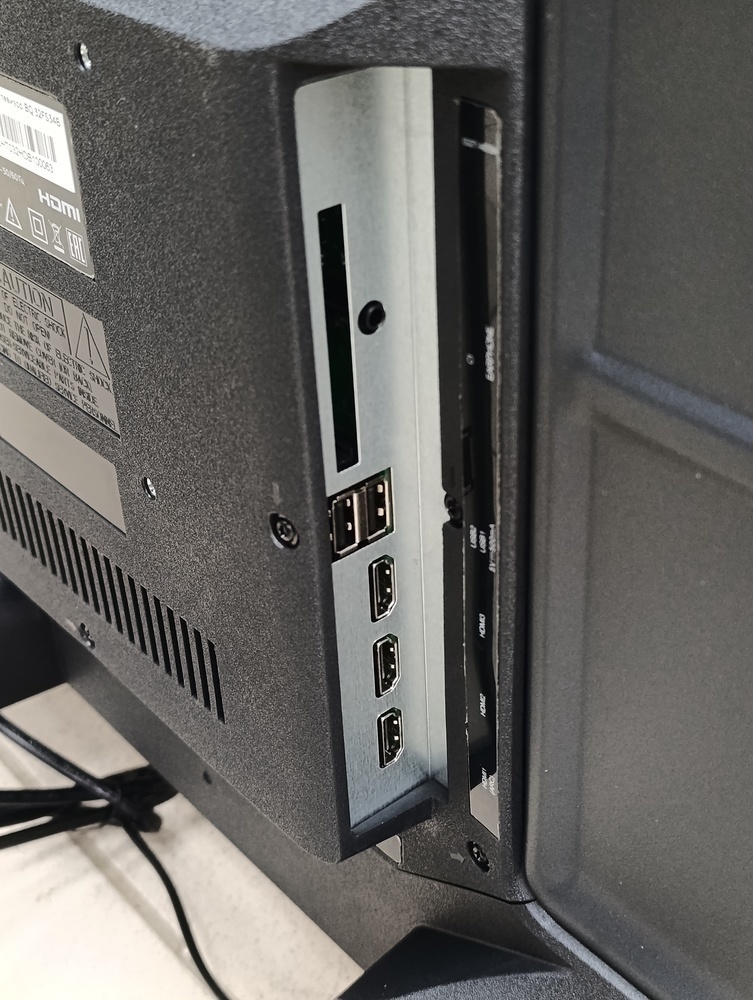 LED Телевизор BQ 32FS34B