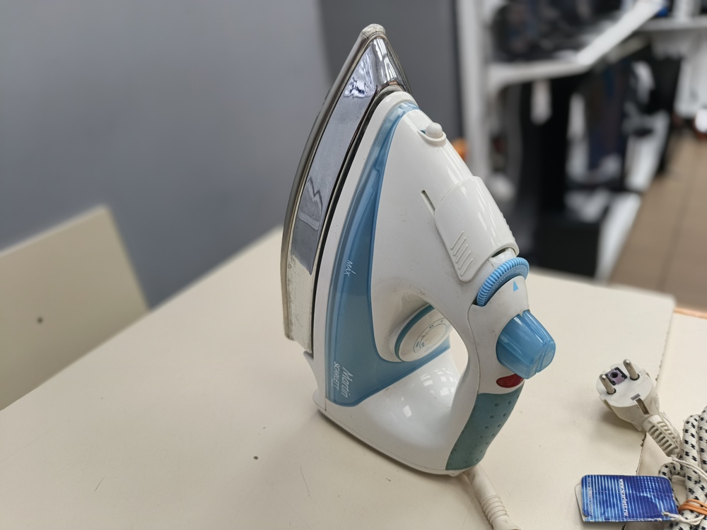 Утюг Scarlett SC-1136S