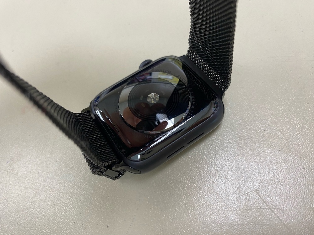 Смарт-часы Apple Watch Series 5 44 мм