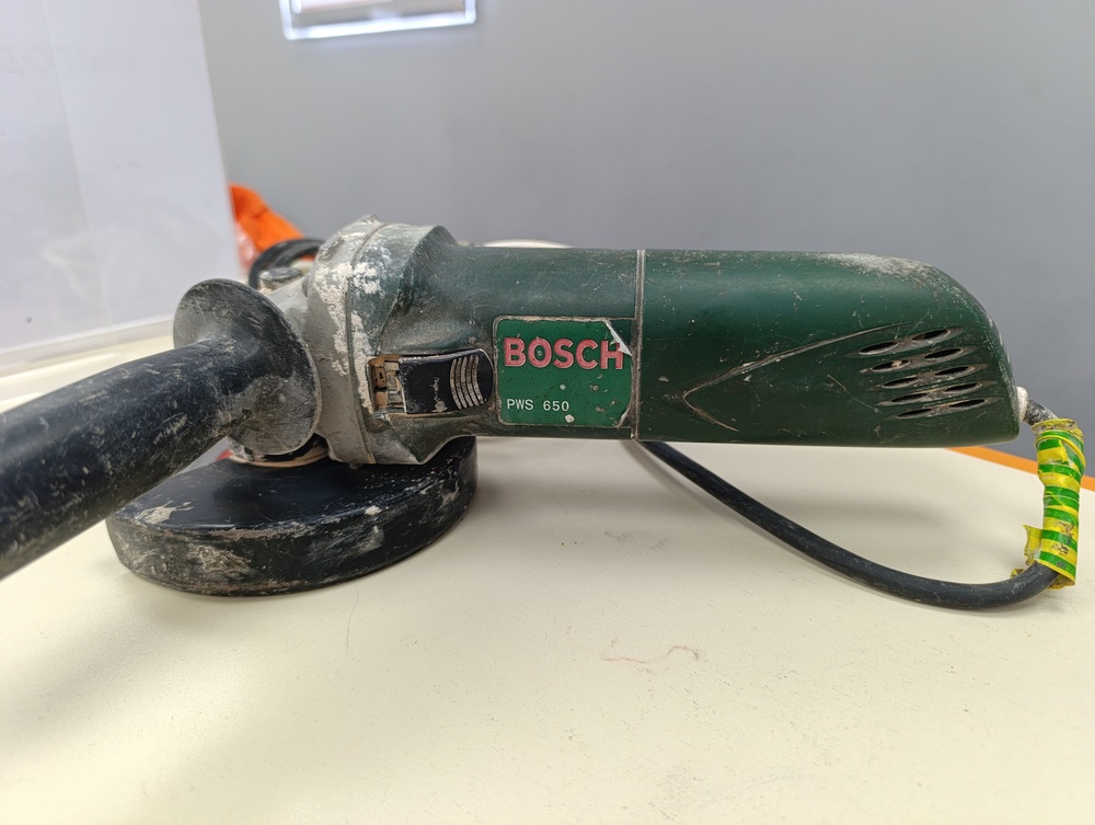 Угловая шлифмашина Bosch PWS 650