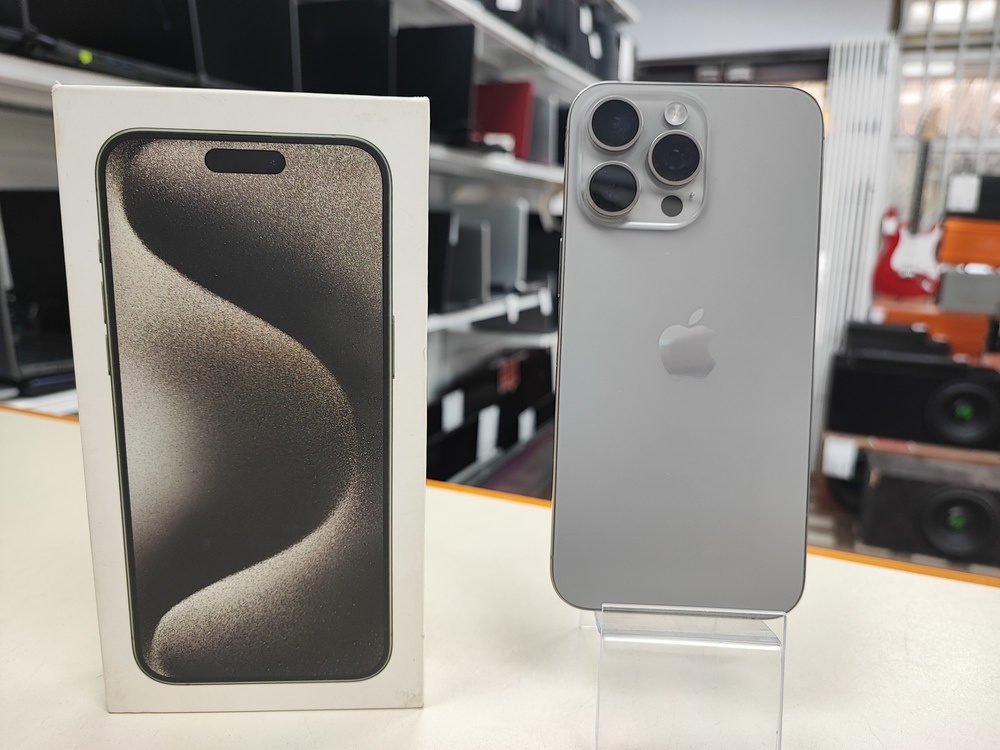 Смартфон Apple iPhone 15 Pro Max 256Gb