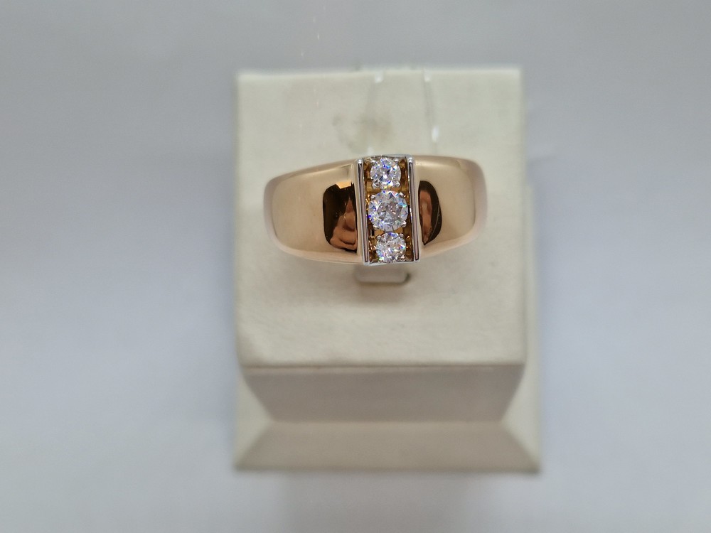 КОЛЬЦО С КАМНЯМИ (Au 585)