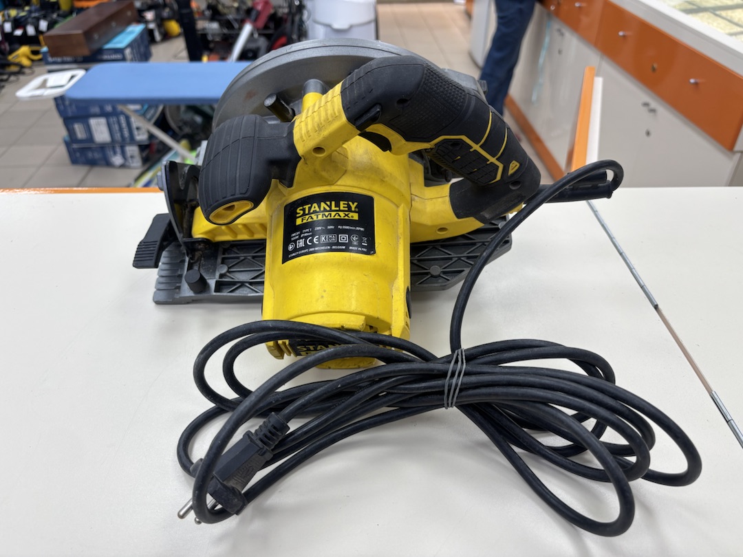 Дисковая пила Stanley Fatmax FME 301