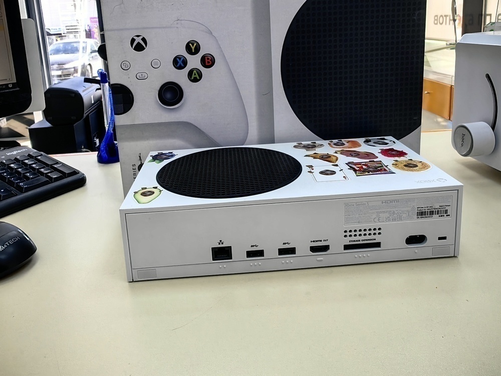 Игровая приставка Xbox Series S 512Gb SSD Игровая приставка Xbox Series S 512Gb SSD